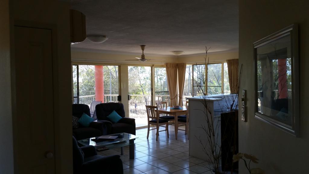 Alexander Beachfront Apartments Hervey Bay Eksteriør bilde