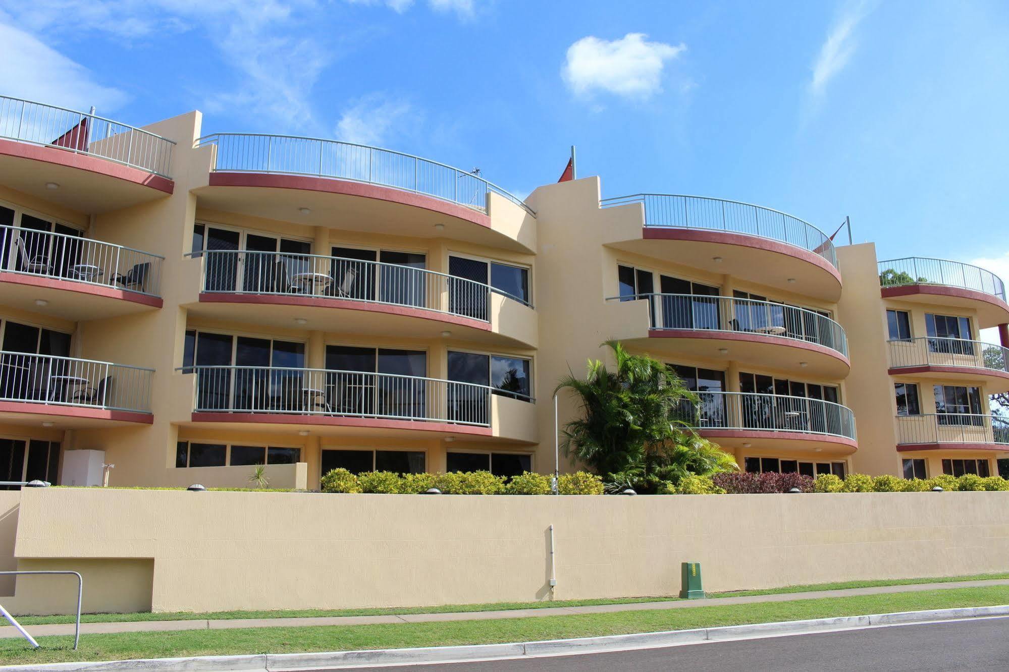 Alexander Beachfront Apartments Hervey Bay Eksteriør bilde