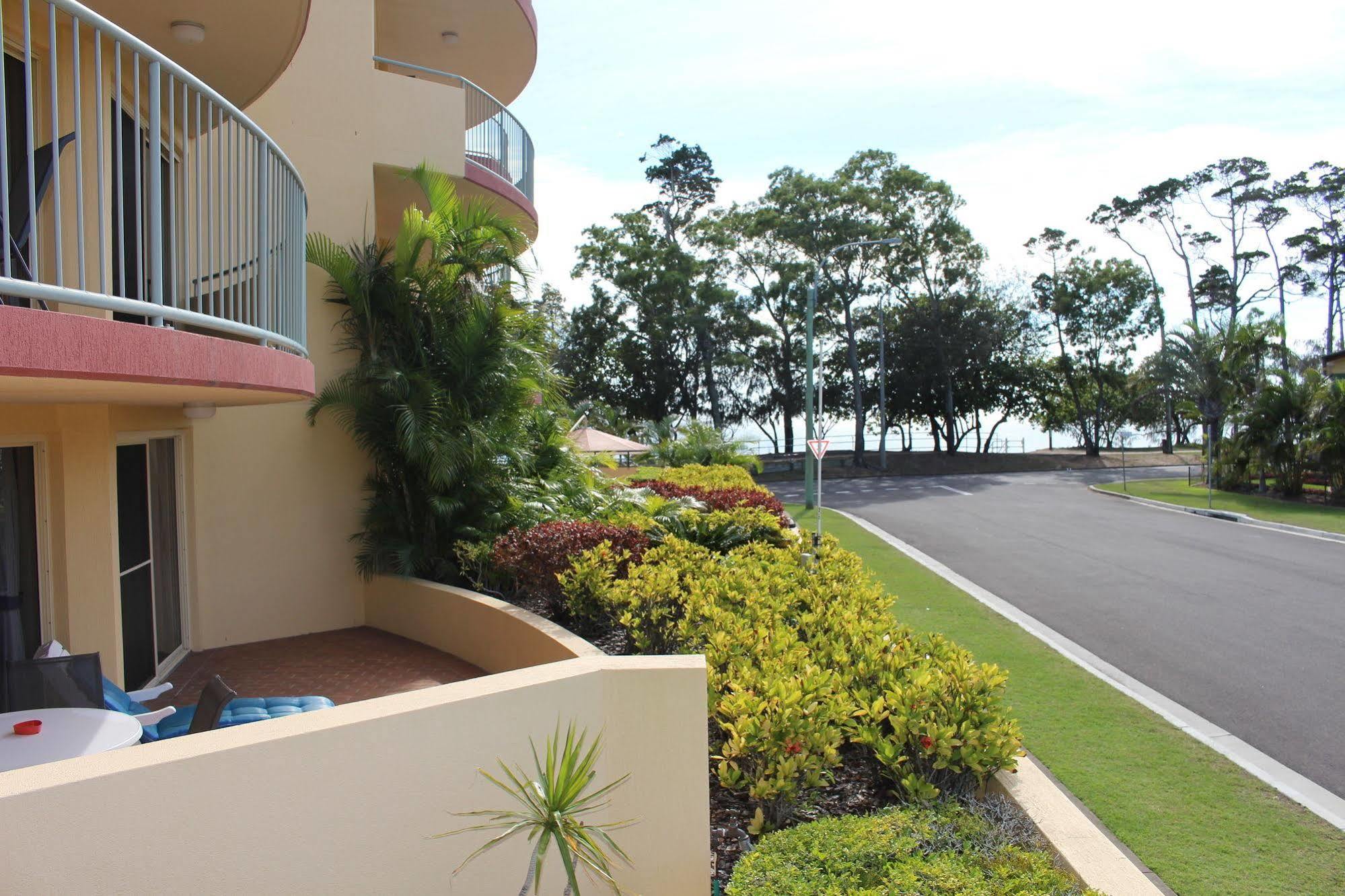 Alexander Beachfront Apartments Hervey Bay Eksteriør bilde