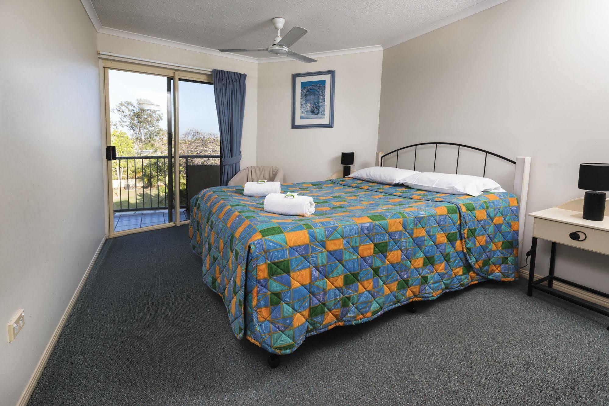 Alexander Beachfront Apartments Hervey Bay Eksteriør bilde