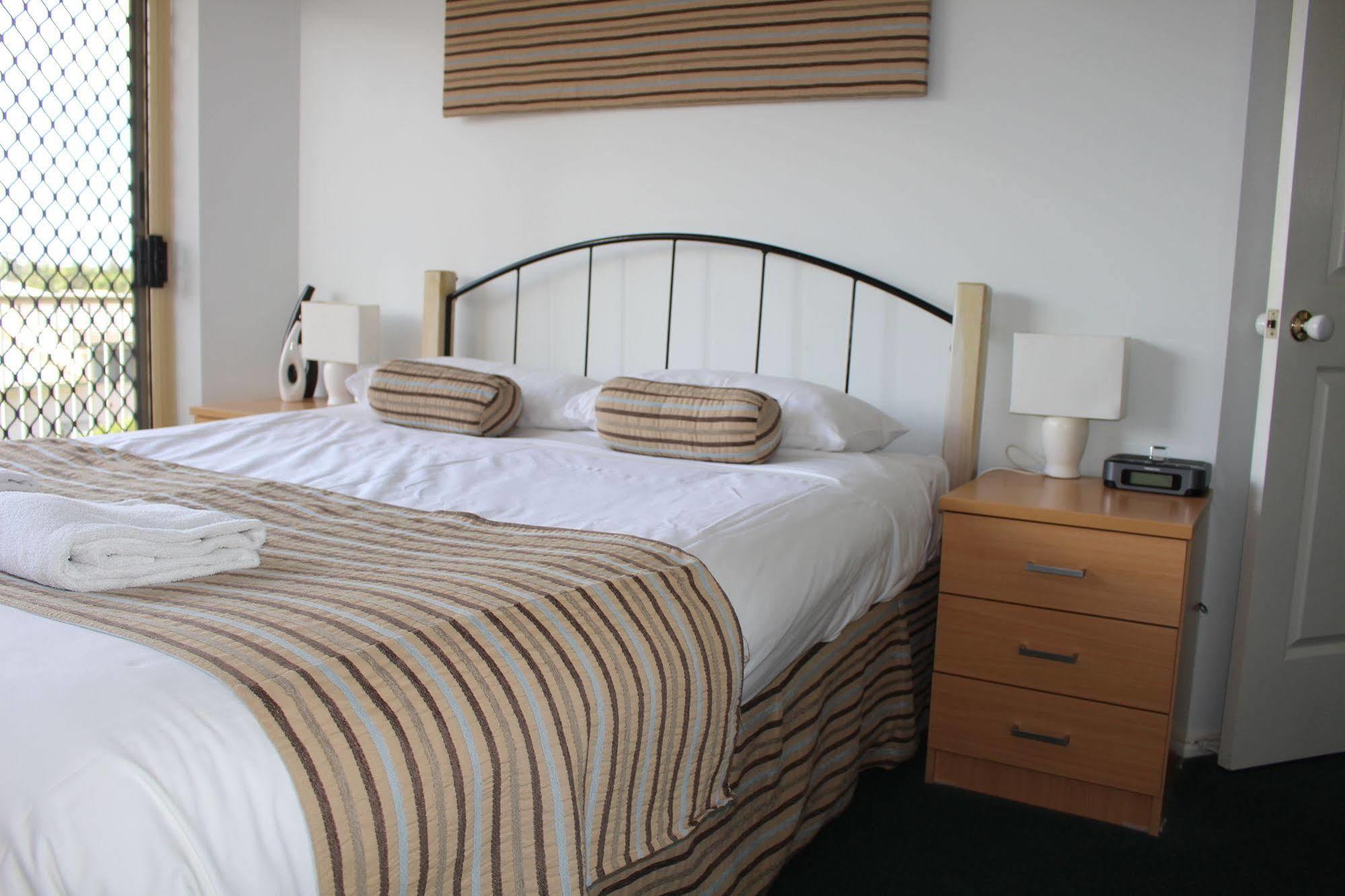 Alexander Beachfront Apartments Hervey Bay Eksteriør bilde