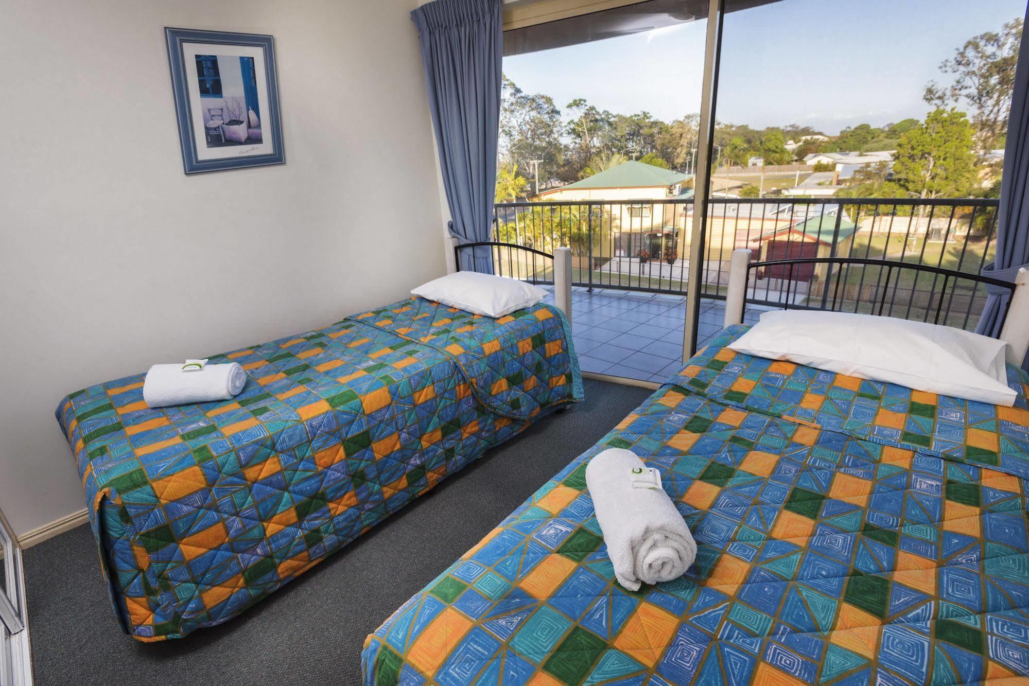 Alexander Beachfront Apartments Hervey Bay Eksteriør bilde