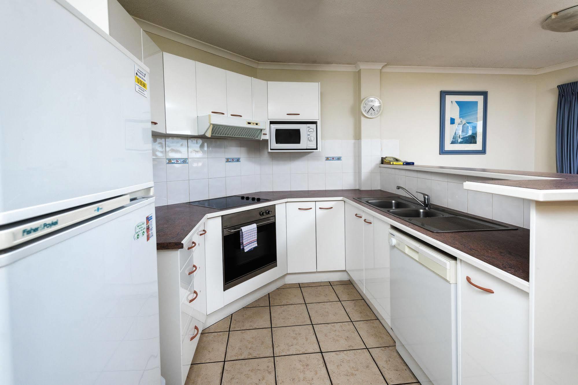 Alexander Beachfront Apartments Hervey Bay Eksteriør bilde