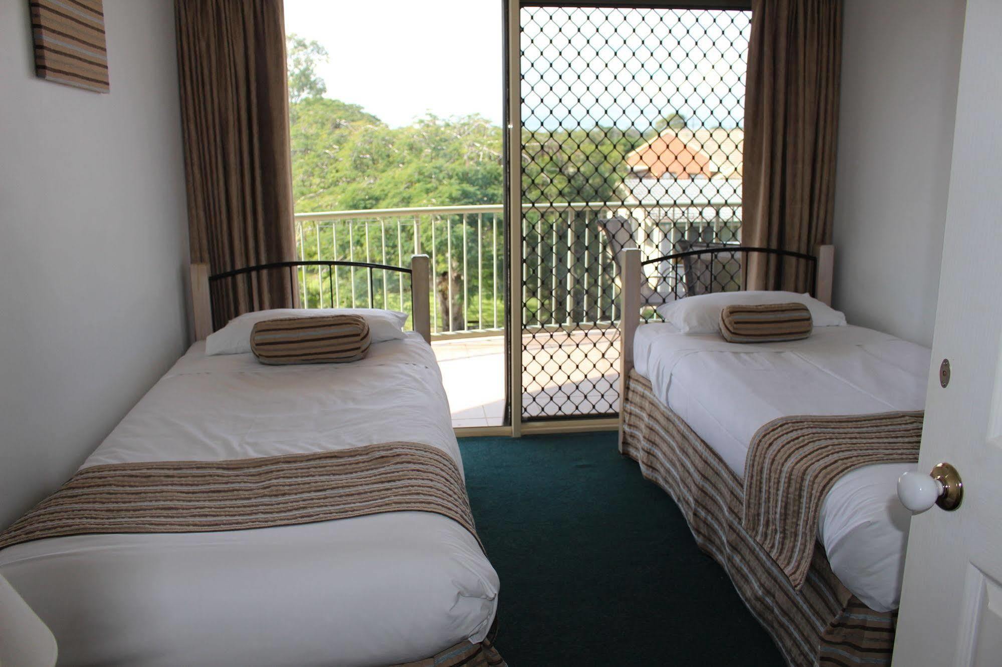 Alexander Beachfront Apartments Hervey Bay Eksteriør bilde