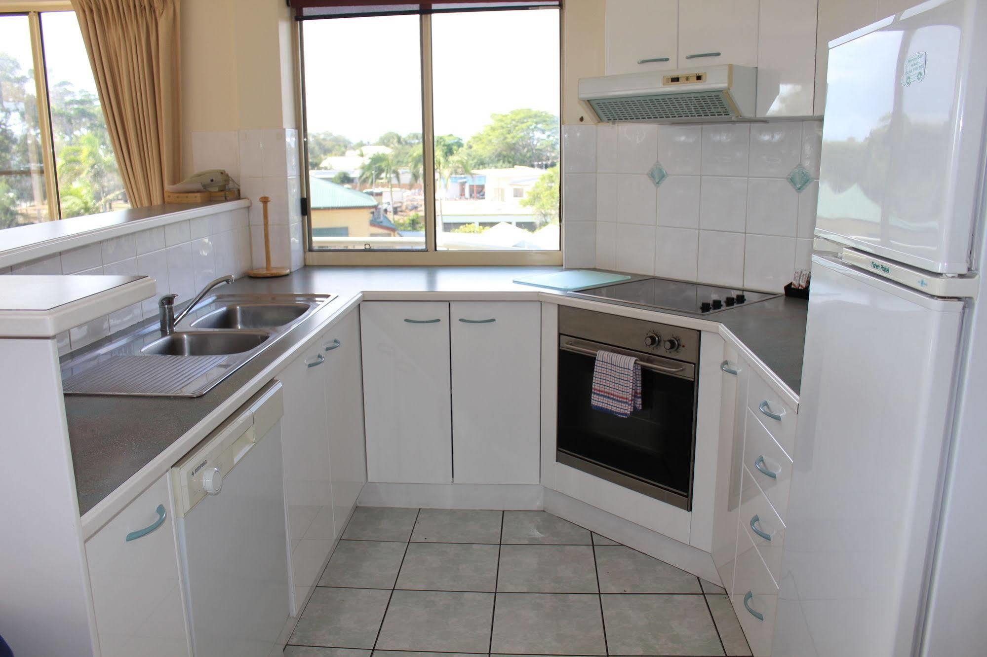 Alexander Beachfront Apartments Hervey Bay Eksteriør bilde