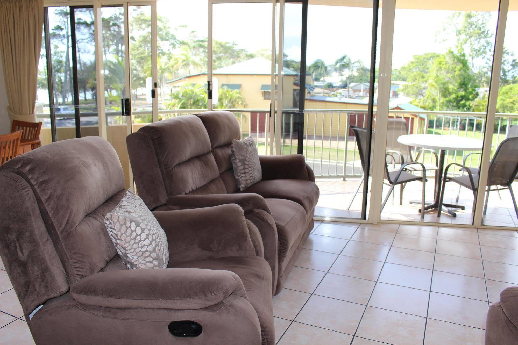 Alexander Beachfront Apartments Hervey Bay Eksteriør bilde