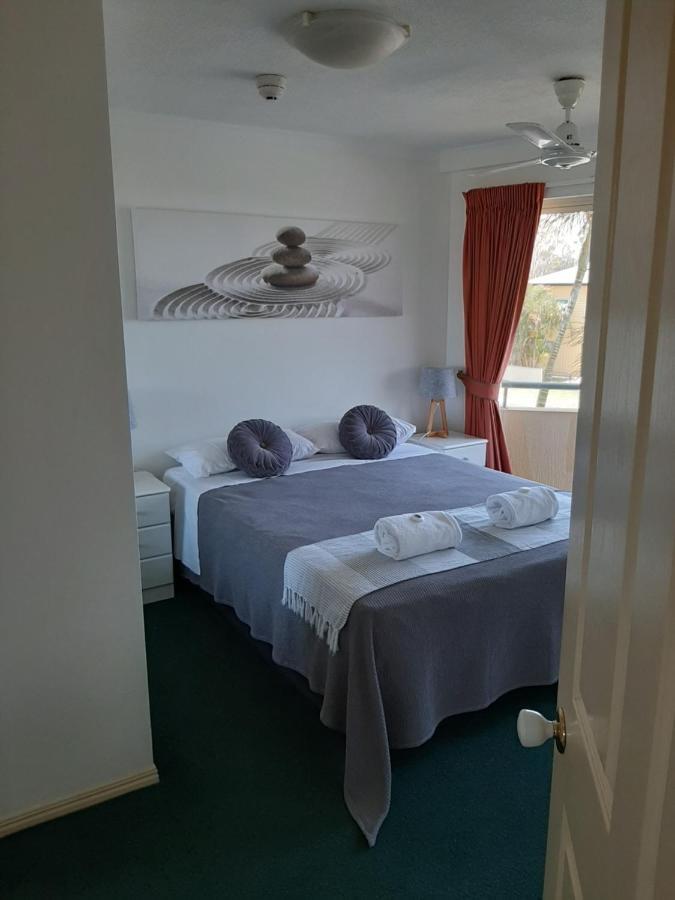 Alexander Beachfront Apartments Hervey Bay Eksteriør bilde