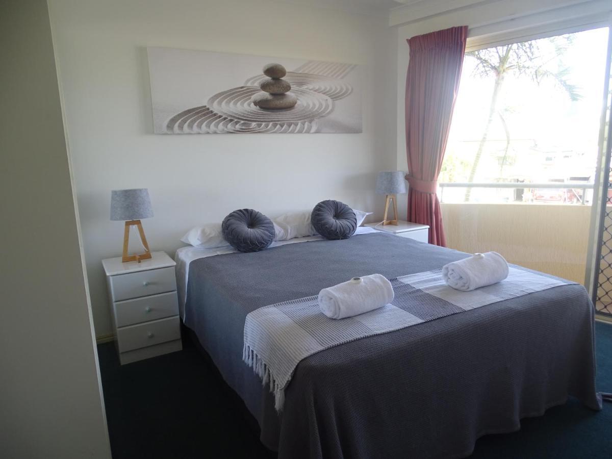 Alexander Beachfront Apartments Hervey Bay Eksteriør bilde