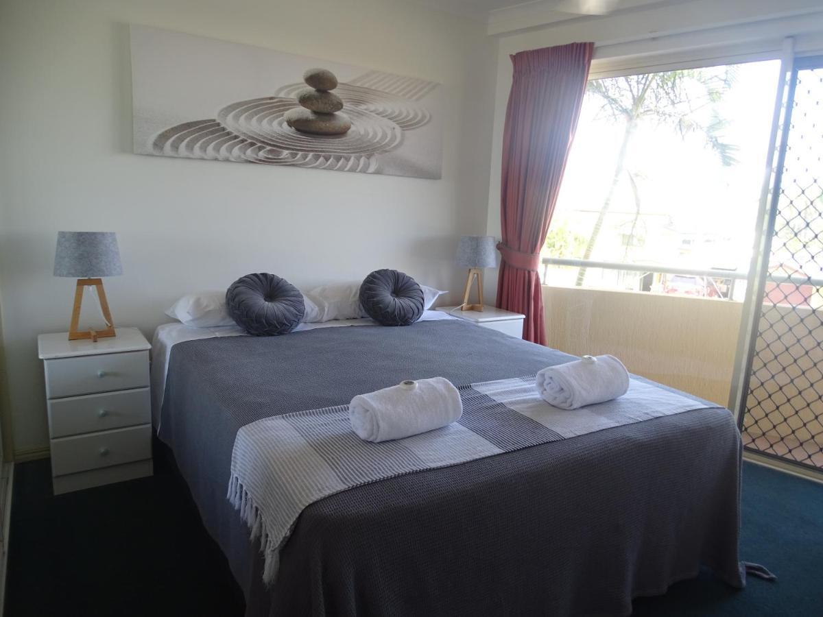 Alexander Beachfront Apartments Hervey Bay Eksteriør bilde