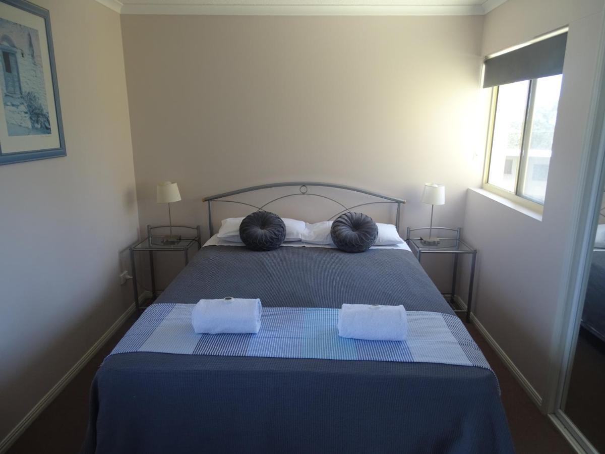Alexander Beachfront Apartments Hervey Bay Eksteriør bilde