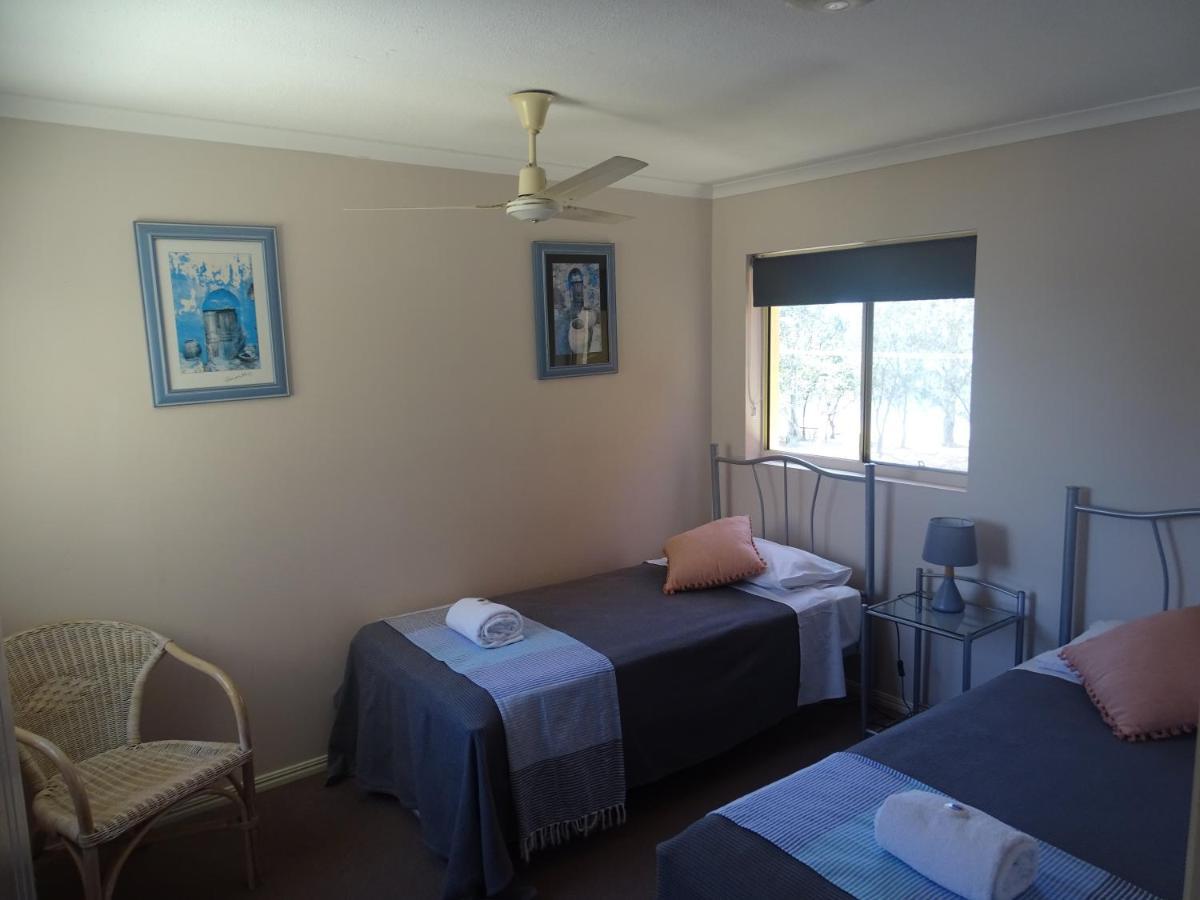Alexander Beachfront Apartments Hervey Bay Eksteriør bilde
